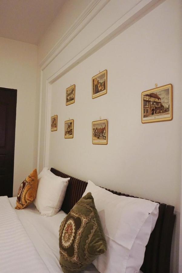 Manee Guesthouse And Record บ้านมานี 치앙마이 외부 사진