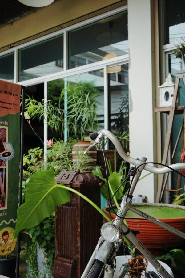 Manee Guesthouse And Record บ้านมานี 치앙마이 외부 사진