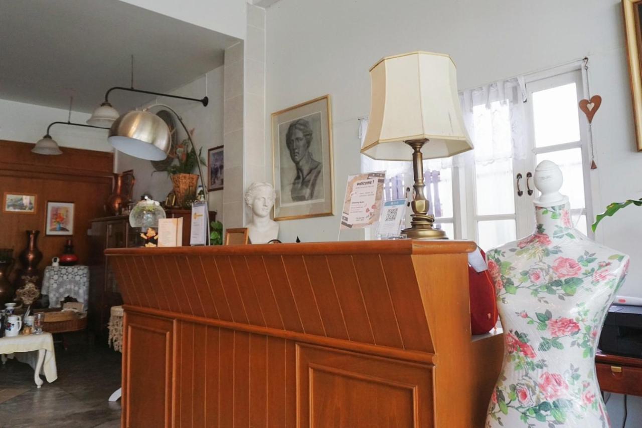 Manee Guesthouse And Record บ้านมานี 치앙마이 외부 사진